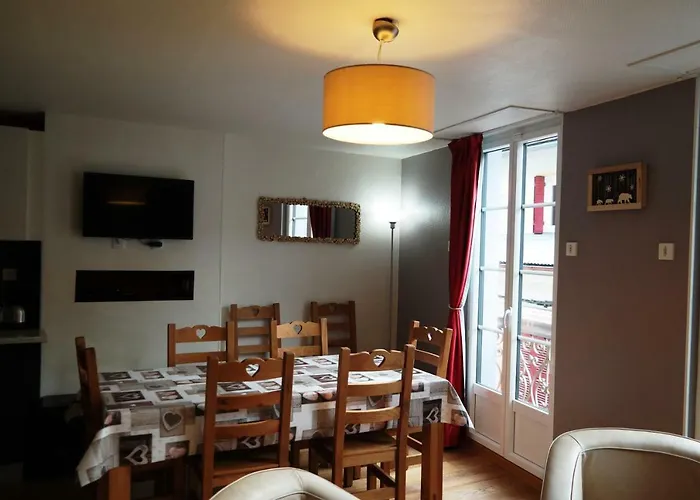 Apartment Duplex Spacieux Avec Vue Montagne Au Coeur De Cauterets, 6 A 8 Pers, 3 Chambres, 2 Sdb *